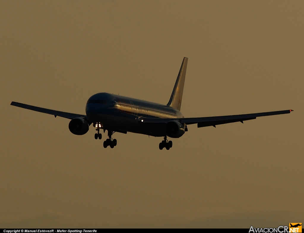 PH-AHQ - Boeing 767-383/ER - ArkeFly