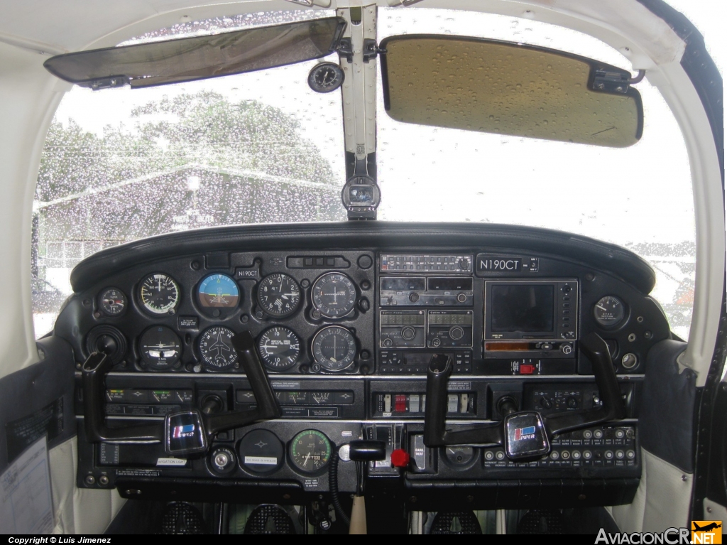 TI-BEW - Piper PA-28-181 Archer II - CPEA - Escuela de Aviación