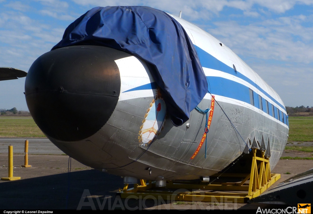 LQ-GJT - Douglas C-47A-15-DK Dakota - Privado