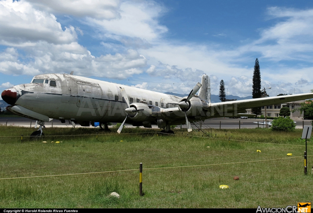 N203CM - Douglas C-118A Liftmaster - Privado