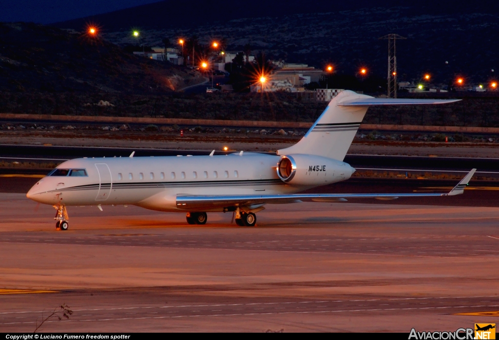 N45JE - Bombardier BD-700-1A11 Global 5000 - Privado