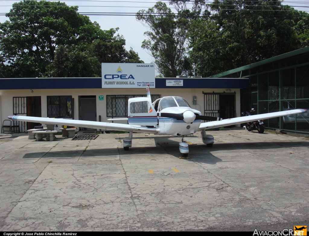 TI-BEJ - Piper PA-28-181 Archer II - CPEA - Escuela de Aviación