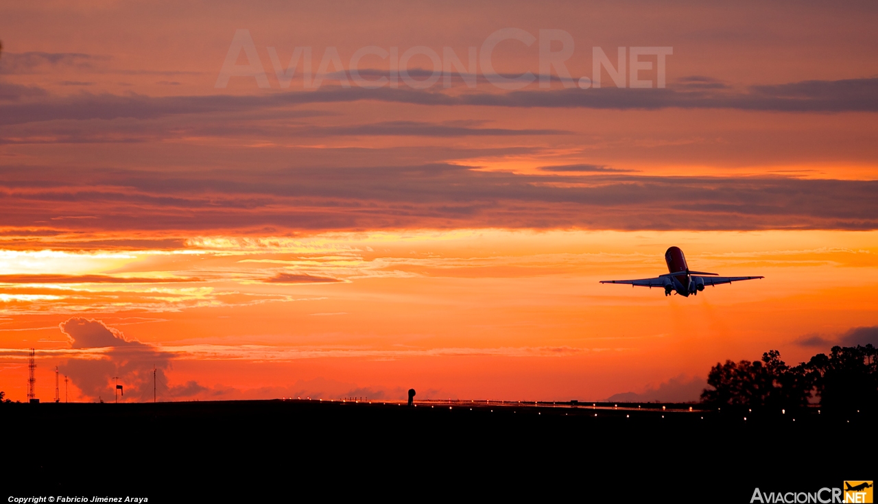 HK-4489 - Fokker 100 - Avianca Colombia