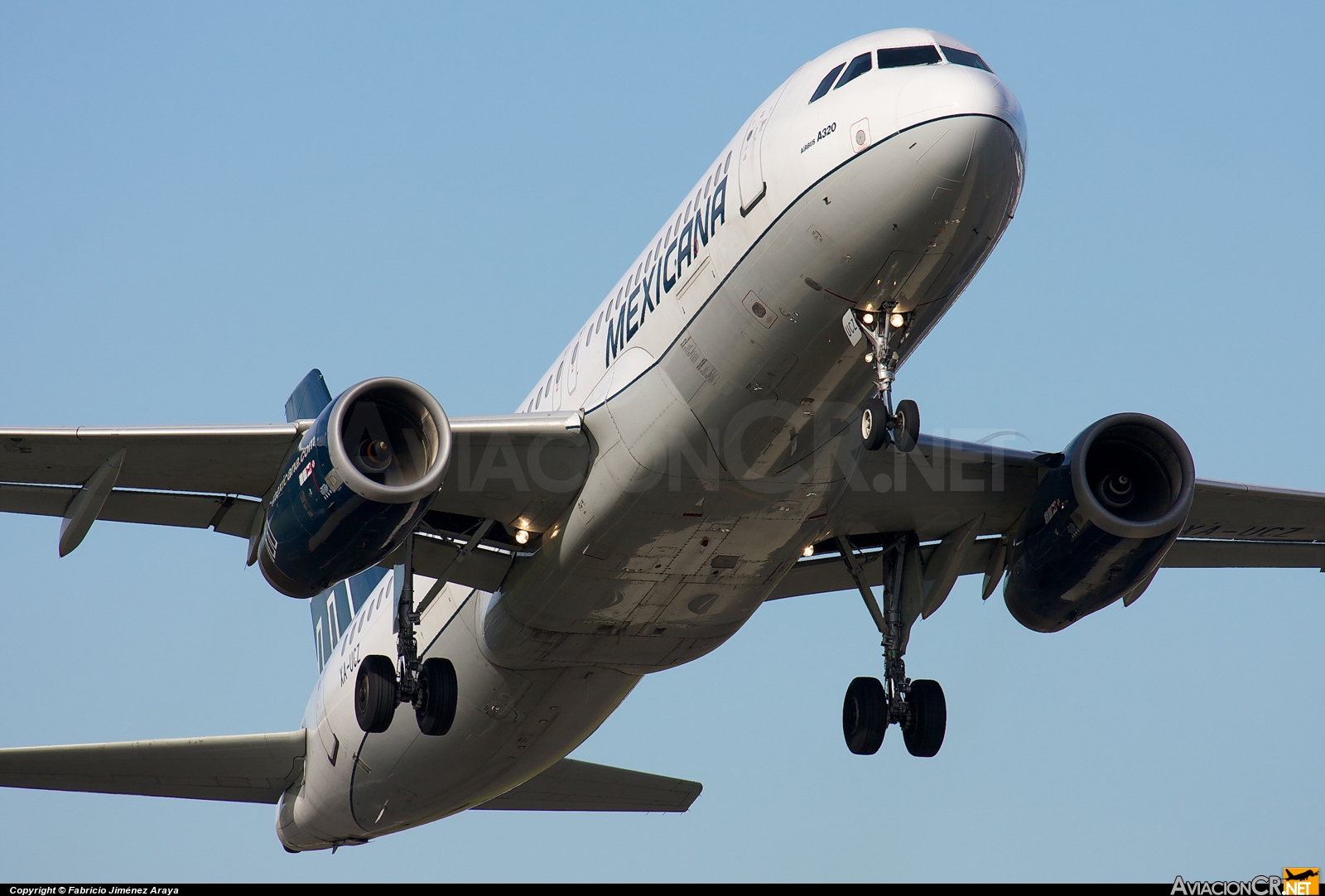 XA-UCZ - Airbus A320-231 - Mexicana