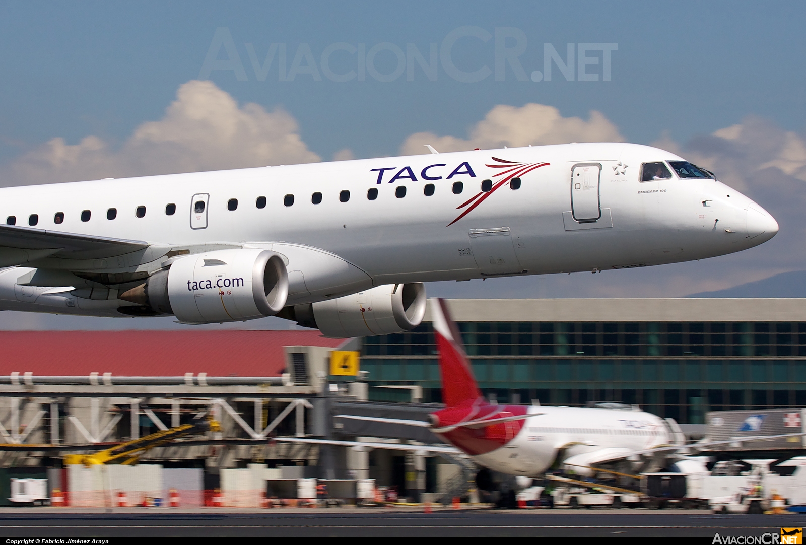 N935TA - Embraer 190-100IGW - TACA