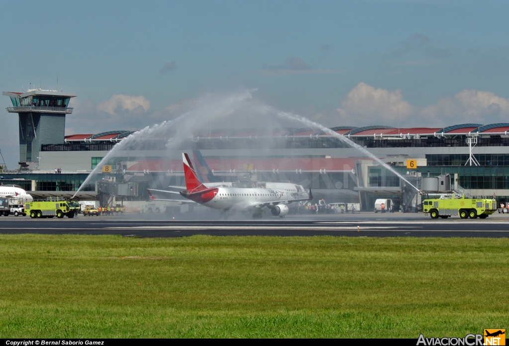 N935TA - Embraer 190-100IGW - TACA