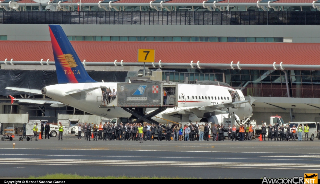 N498TA - Airbus A320-233 - TACA