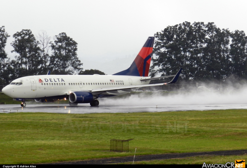 N307DQ - Boeing 737-732 - Delta Air Lines