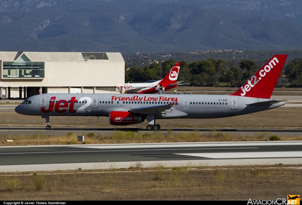 G-LSAH - Boeing 757-21B - Jet2.com