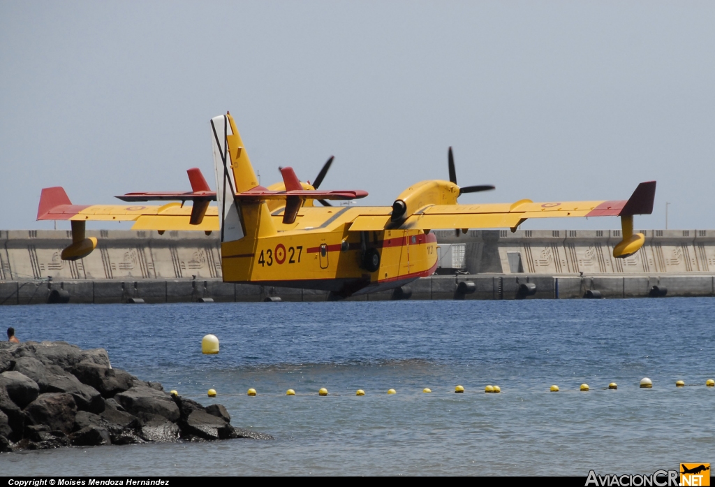 UD.13-27 - Canadair CL-215T - Ejercito del Aire de España