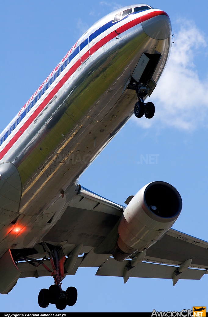 N39356 - Boeing 767-323/ER - American Airlines