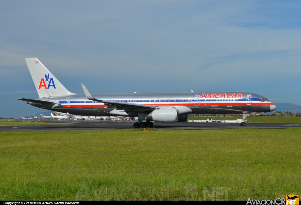 N699AN - Boeing 757-223 - American Airlines