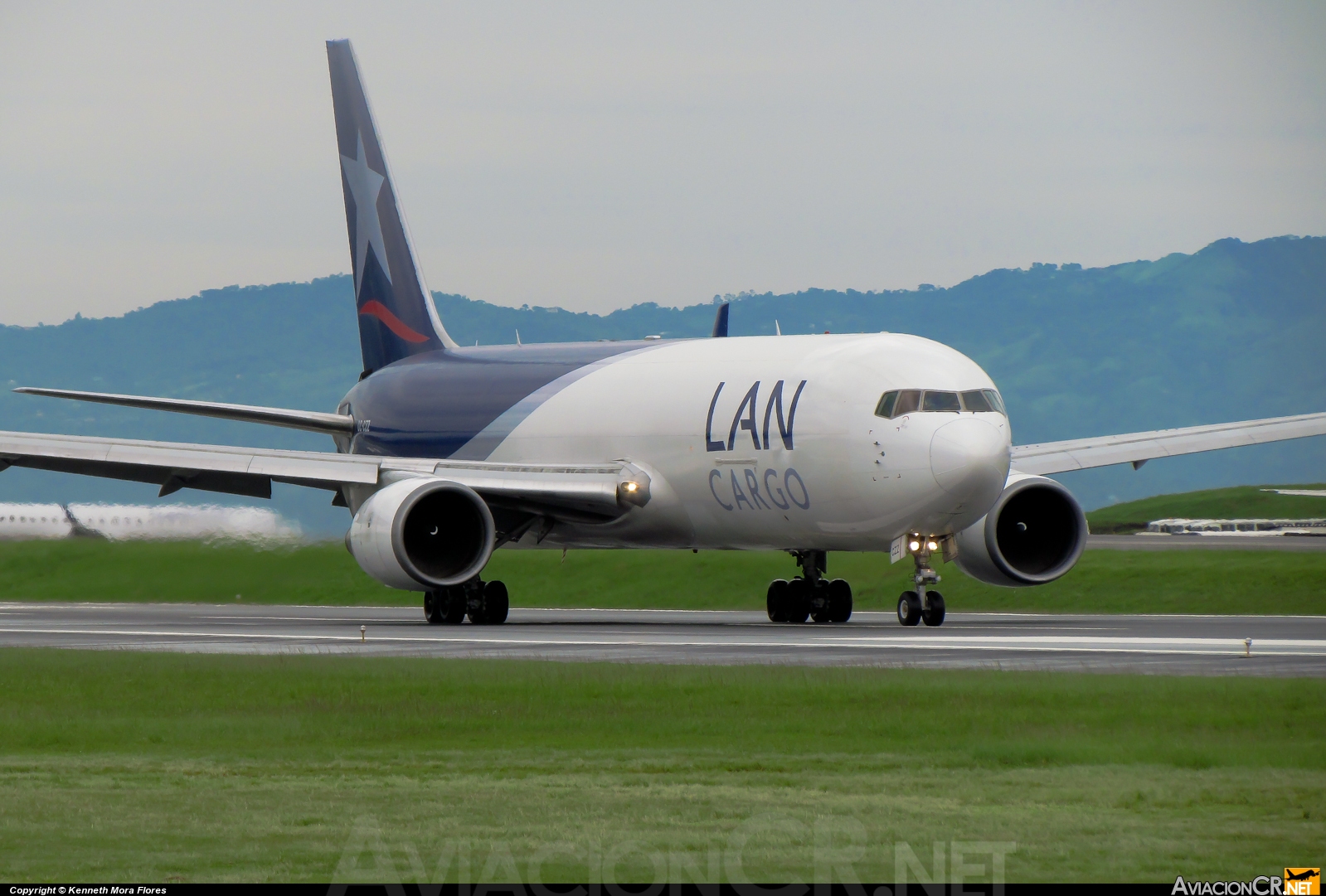 CC-CZZ - Boeing 767-316F(ER) - LAN Cargo