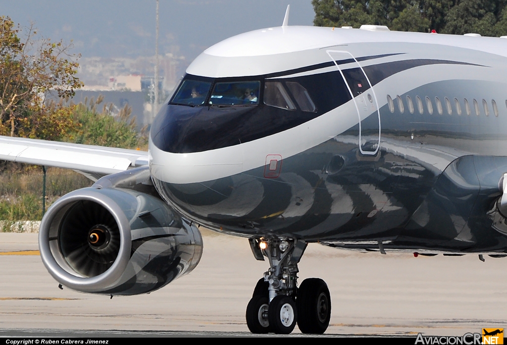 M-KATE - Airbus A319-133X CJ - Privado