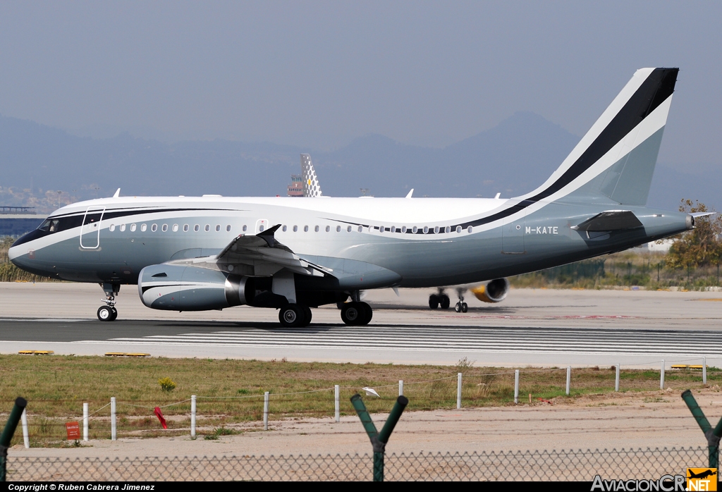 M-KATE - Airbus A319-133X CJ - Privado