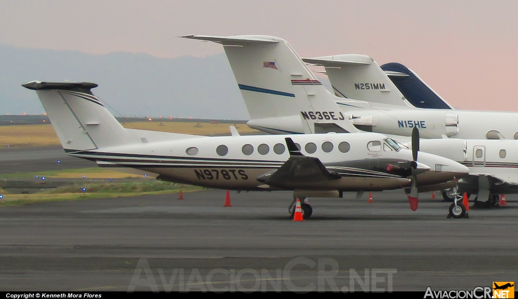 N978TS - Beechcraft Super King Air 300 - Privado