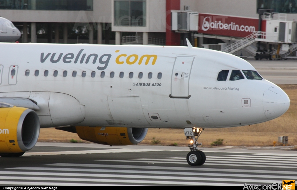 EC-HTD - Airbus A320-214 - Vueling