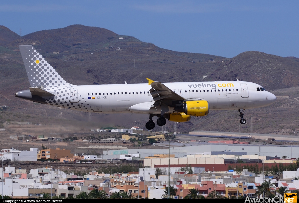 EC-ICR - Airbus A320-211 - Vueling