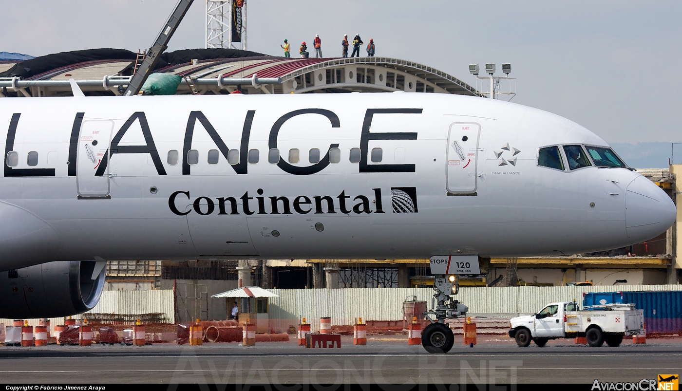 N14120 - Boeing 757-224 - Continental Airlines