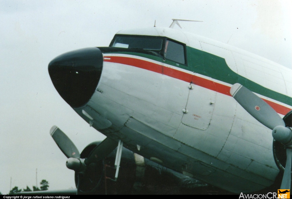 N12BA - Douglas DC-3 - Bo-S-Aire