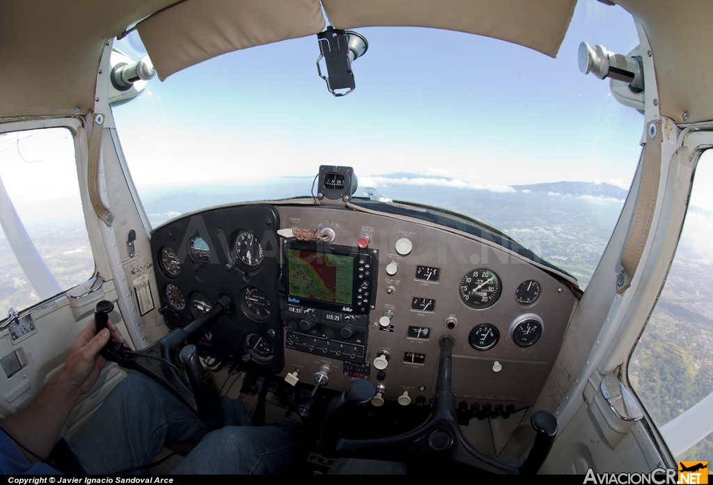 TI-AJB - Cessna 150 - Privado