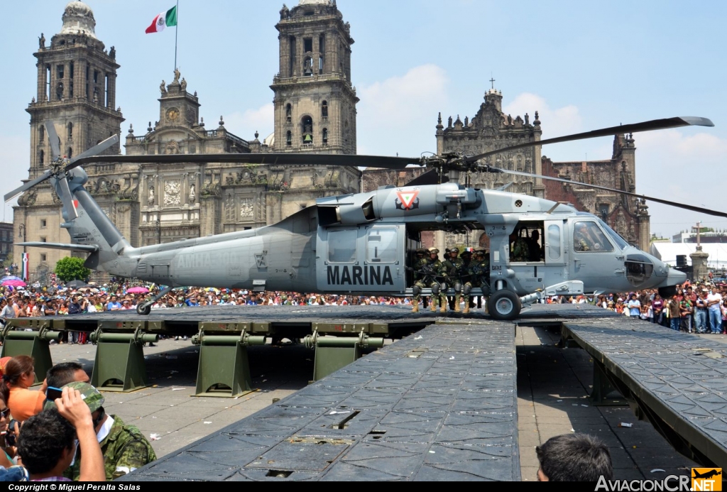 300 - Sikorsky MH-60L Black Hawk (S-70A) - Armada de Mexico