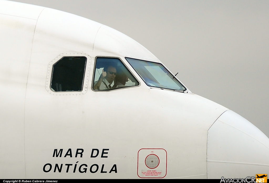 EC-HDK - Airbus A320-214 - Iberia