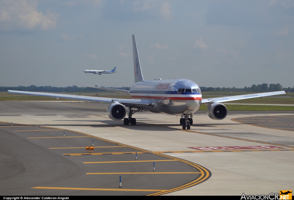 N328AA - Boeing 767-223/ER - American Airlines