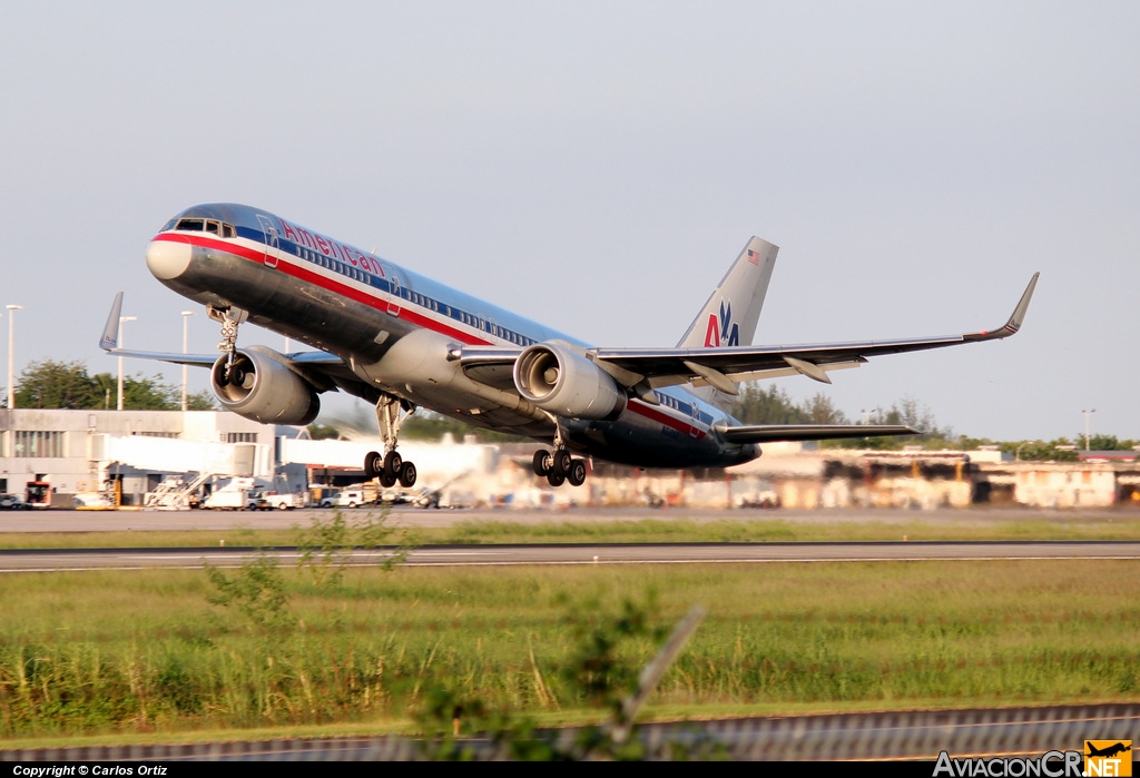 N612AA - Boeing 757-212 - American Airlines