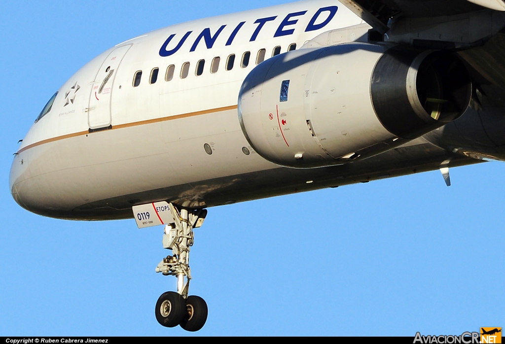 N18119 - Boeing 757-224 - Continental Airlines