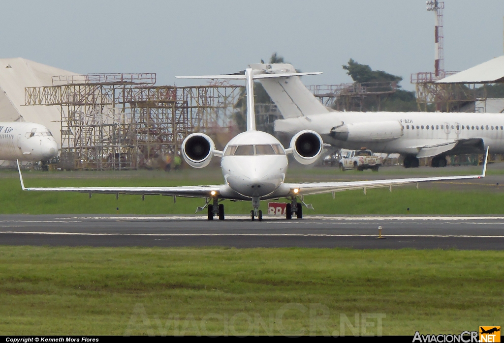 N605GN - Canadair CL-600-2B16 Challenger 605 - Privado