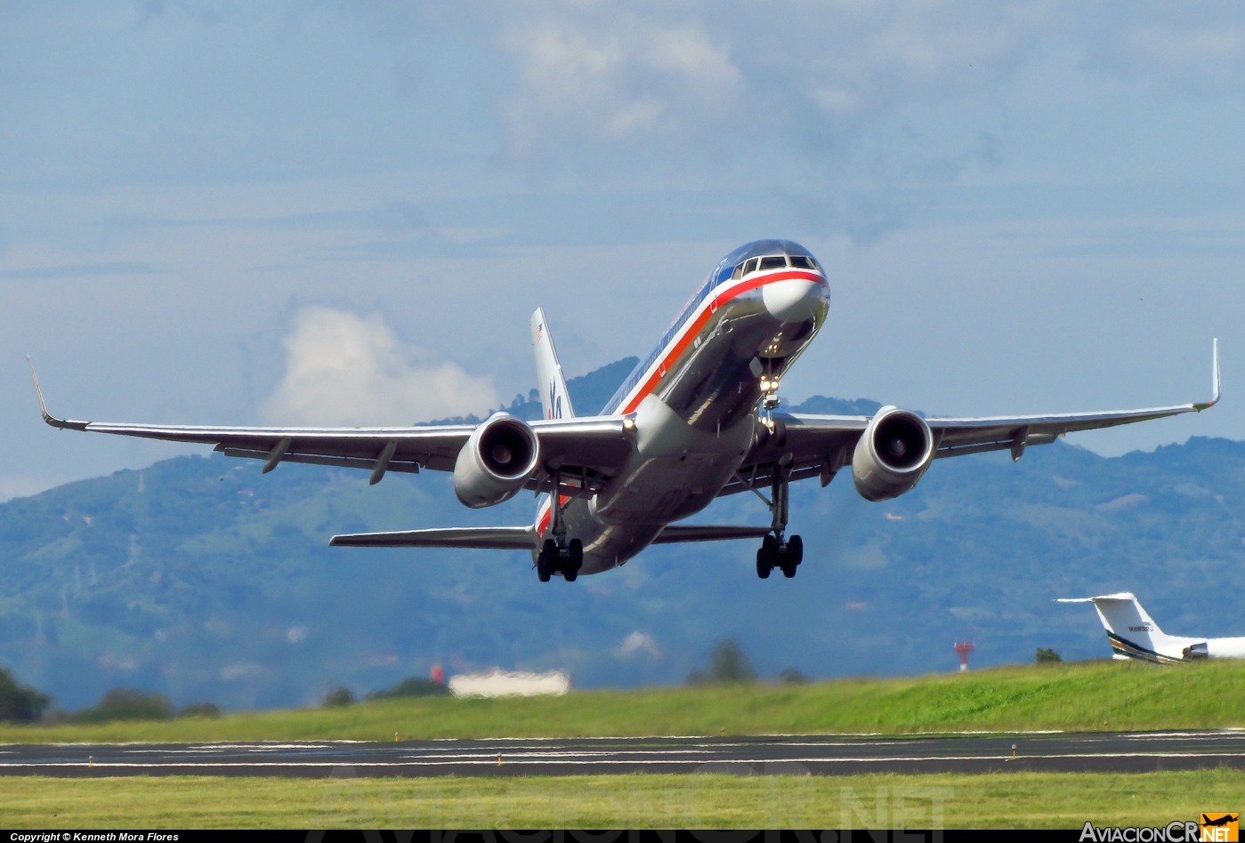 N621AM - Boeing 757-223 - American Airlines