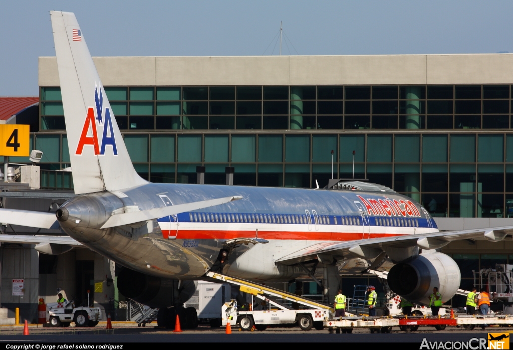 N639AA - Boeing 757-223 - American Airlines