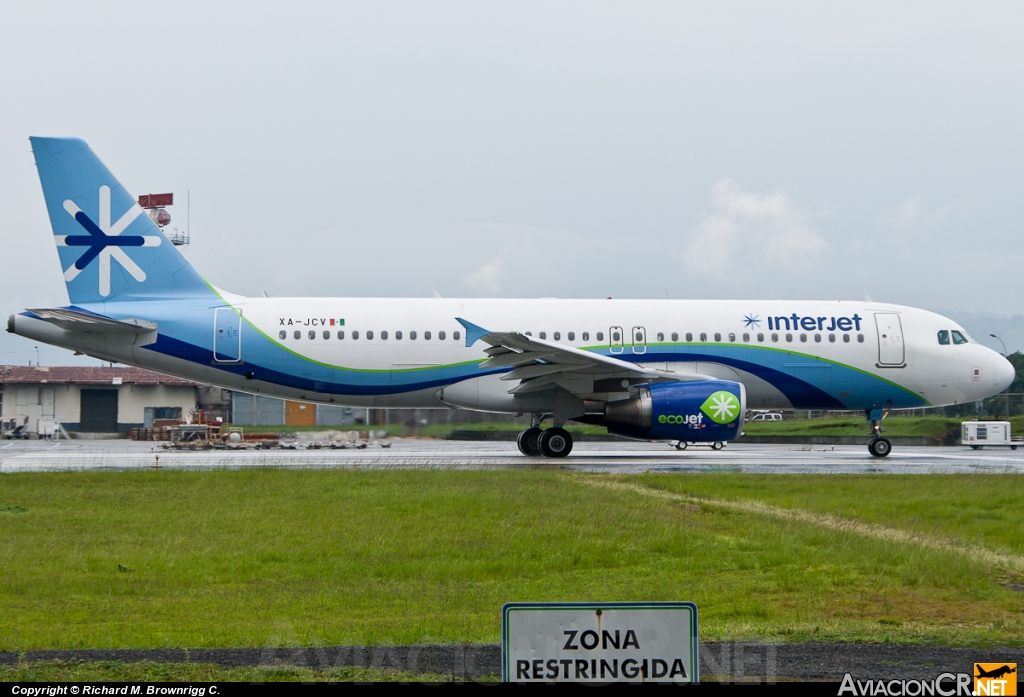 XA-JCV - Airbus A320-214 - Interjet