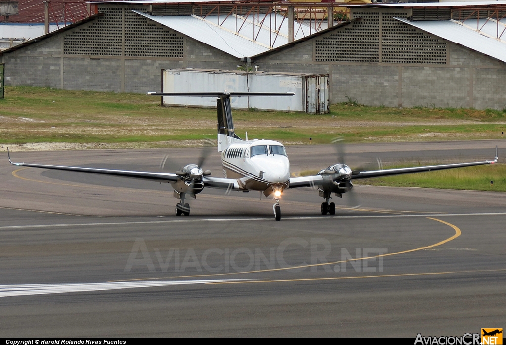 N350SK - Hawker Beechcraft 350 King Air (B300) - Privado