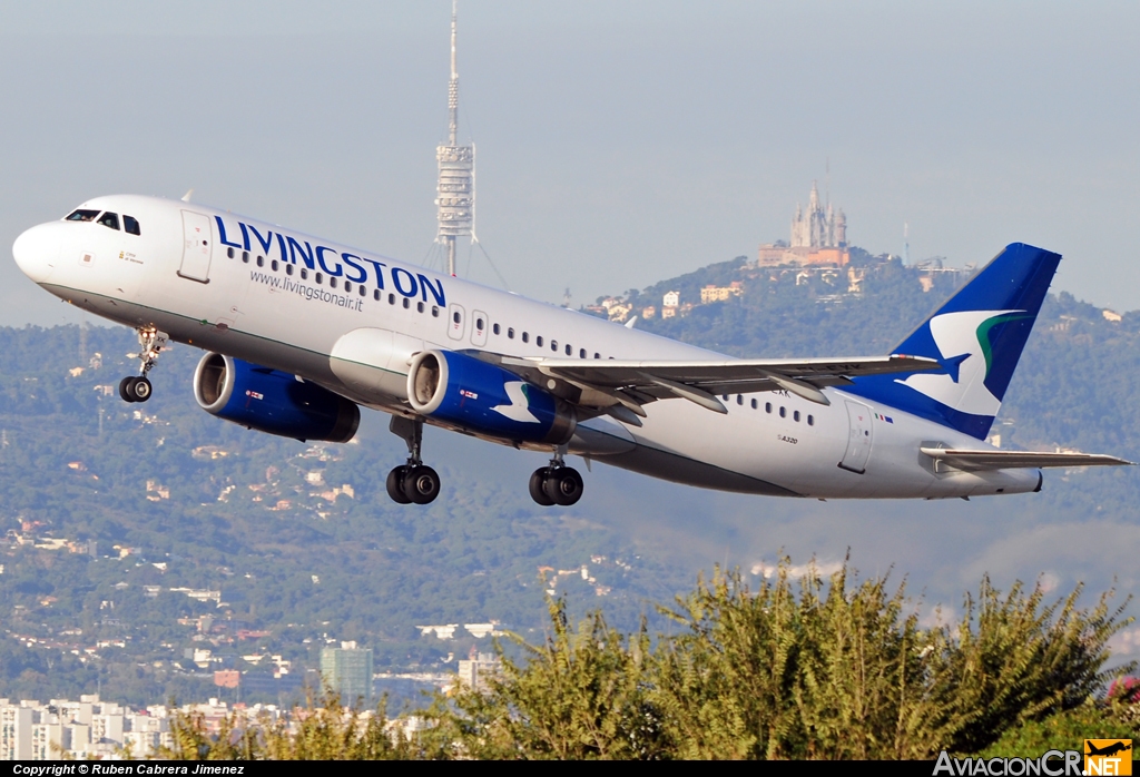 EI-EXK - Airbus A320-214 - Livingston