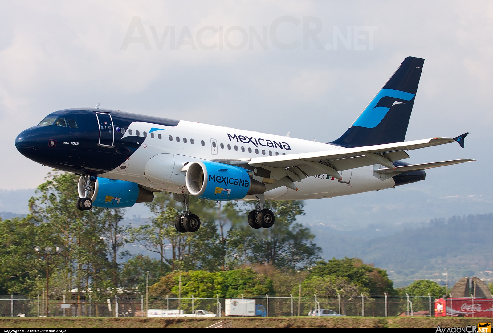 XA-UBX - Airbus A318-111 - Mexicana