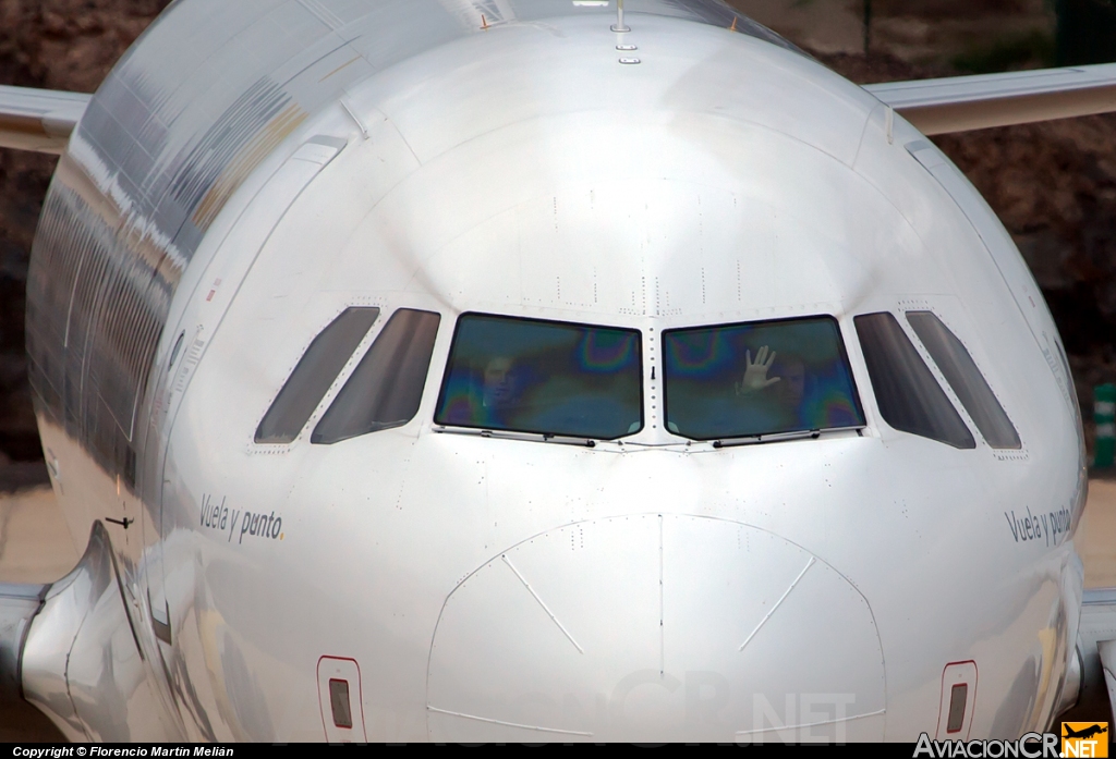 EC-KLB - Airbus A320-214 - Vueling