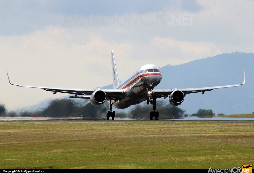 N686AA - Boeing 757-223 - American Airlines