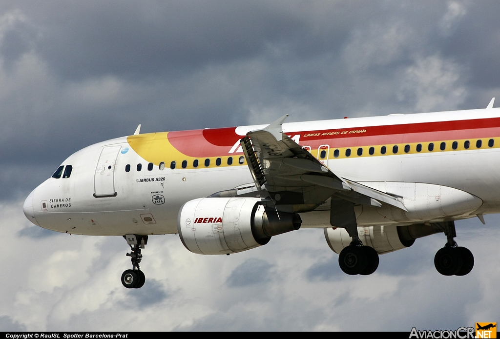 EC-ILS - Airbus A320-214 - Iberia