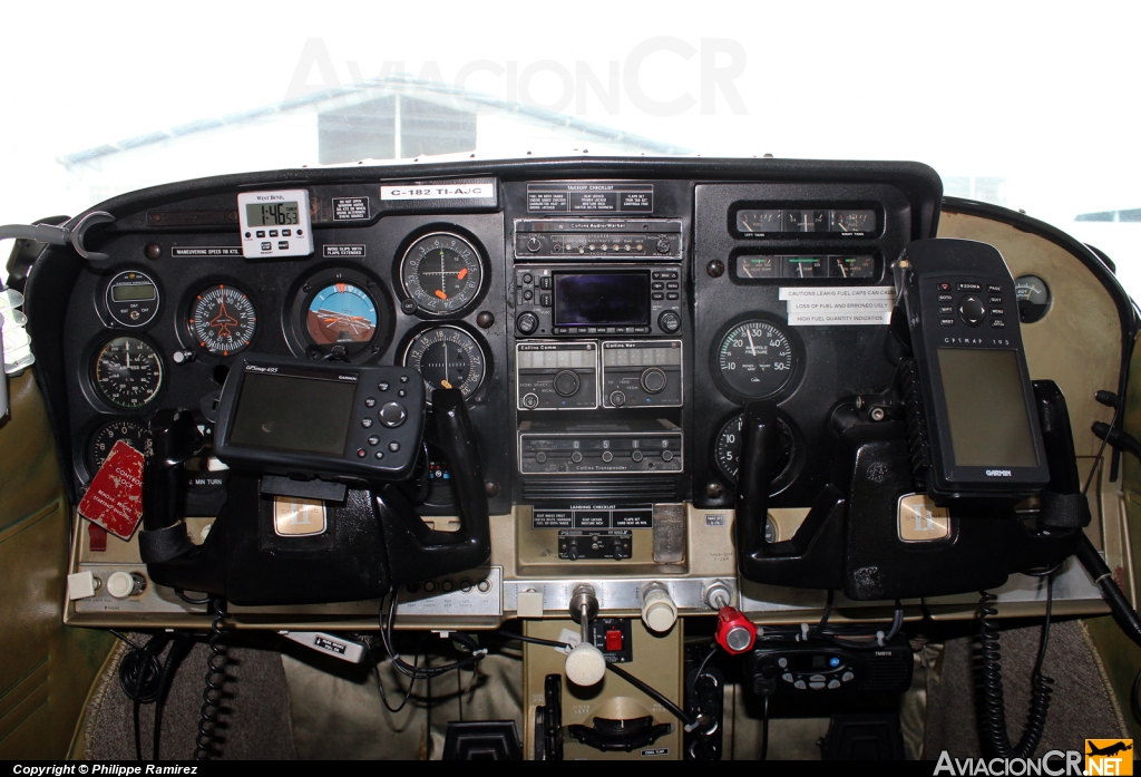 TI-AJC - Cessna 182J Skylane - Privado