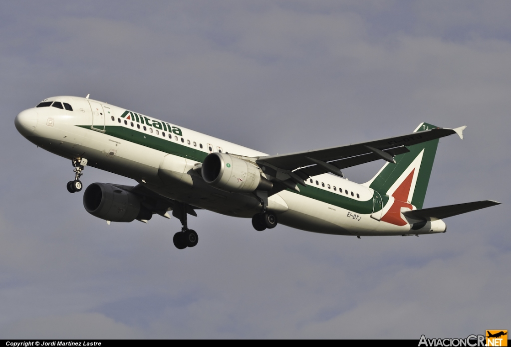 EI-DTJ - Airbus A320-216 - Alitalia