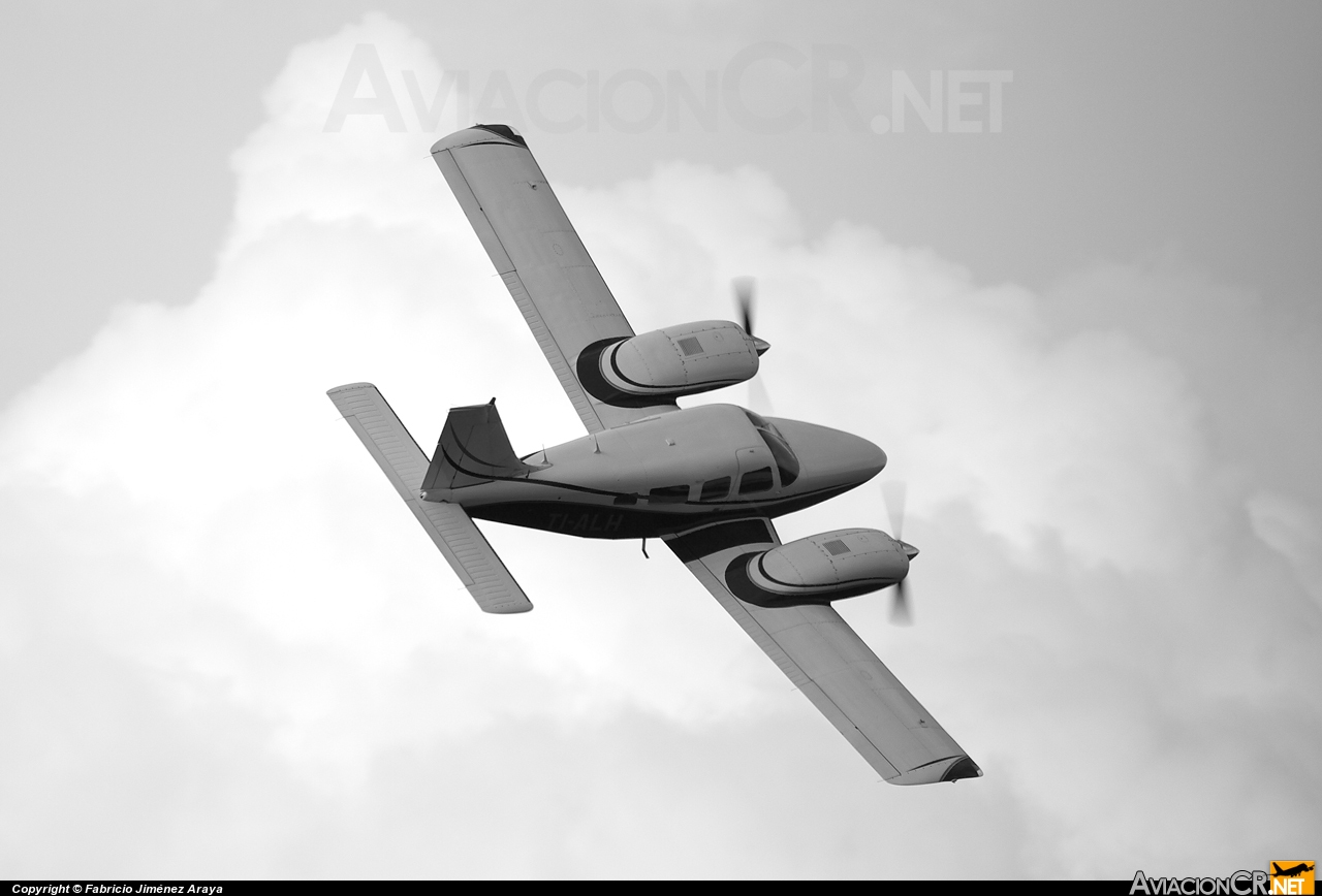 TI-ALH - Piper PA-34-200T Seneca II - ECDEA - Escuela Costarricense de Aviación