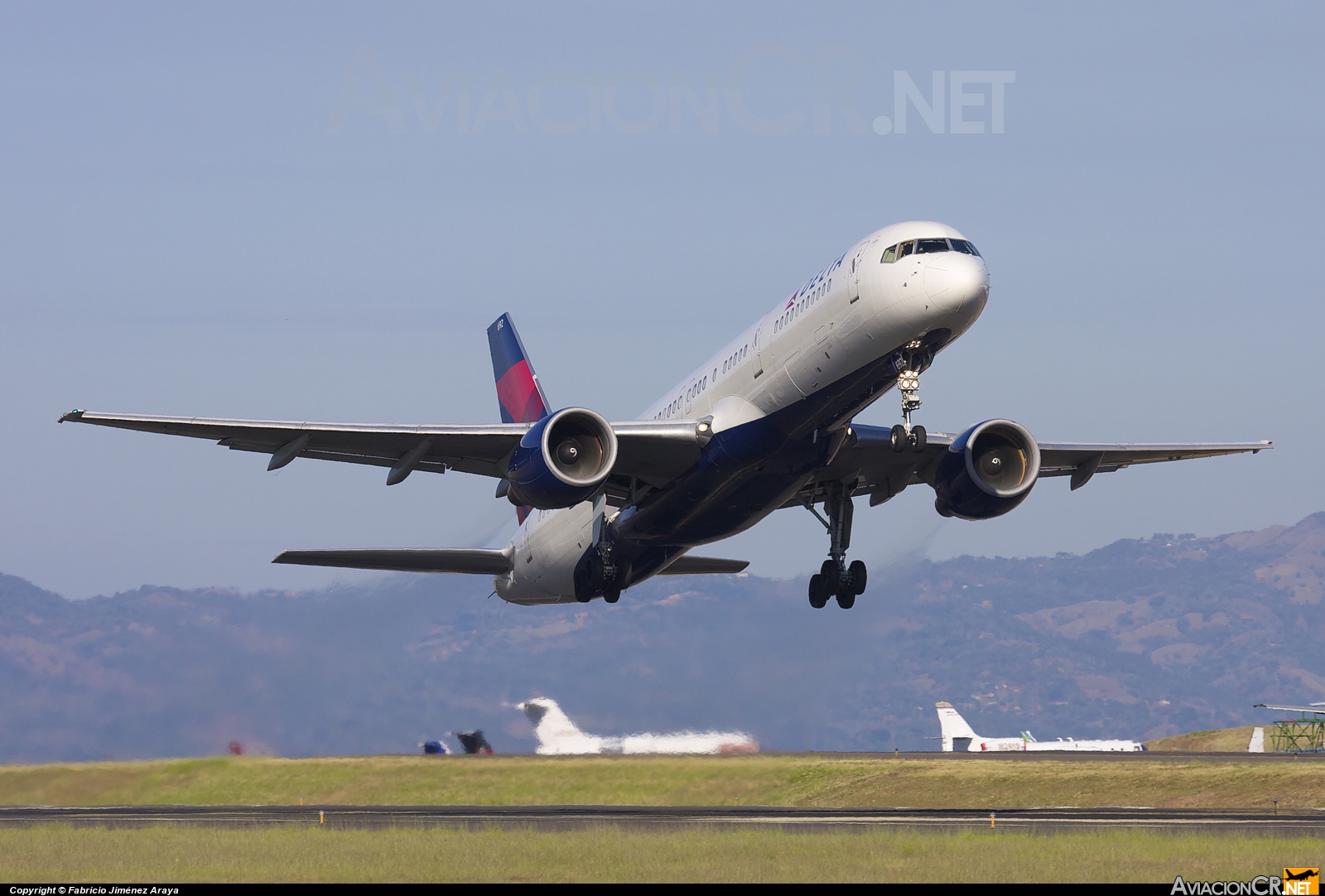 N692DL - Boeing 757-232 - Delta Air Lines