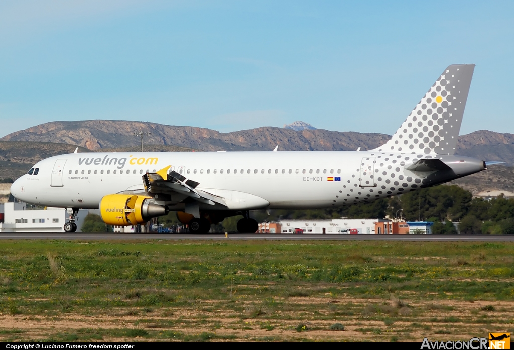 EC-KDT - Airbus A320-216 - Vueling