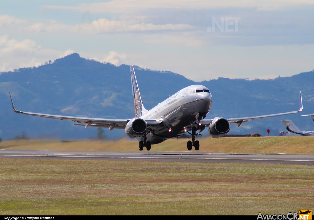 N12221 - Boeing 737-824 - Continental Airlines