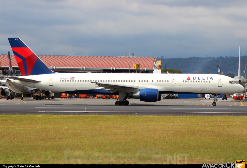 N6705Y - Boeing 757-232 - Delta Airlines