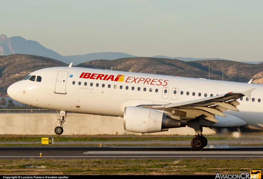 EC-LRG - Airbus A320-214 - Iberia Express
