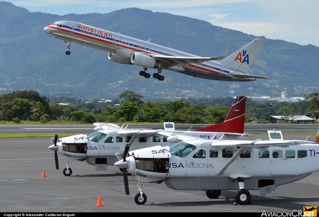 N665AA - Boeing 757-223 - American Airlines