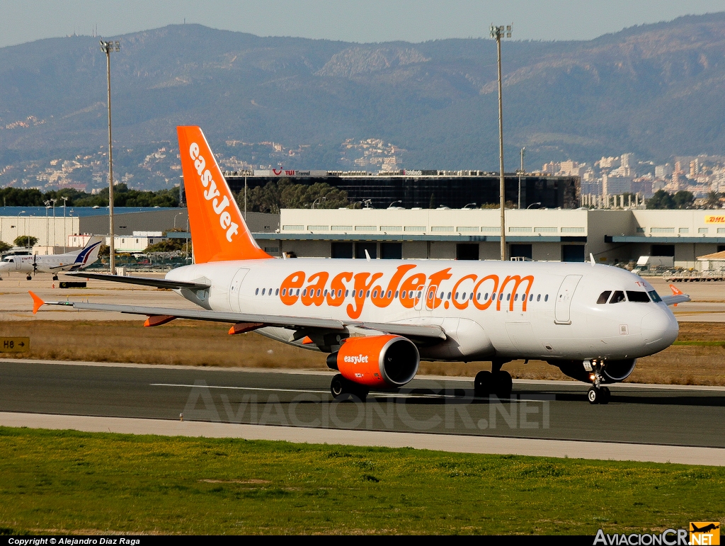 G-EZTZ - Airbus A320-214 - EasyJet